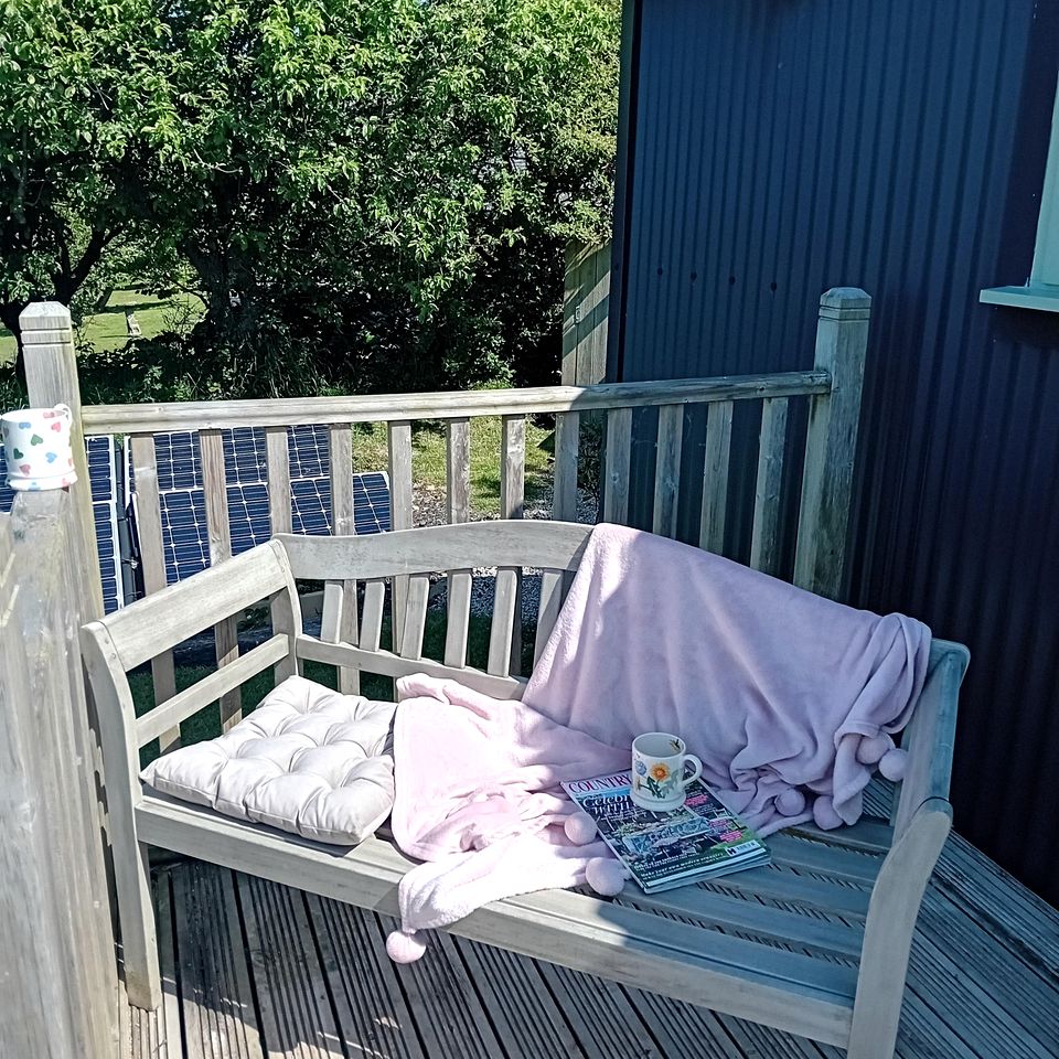 Charming Shepard's Hut, Perfect for Glamping on the North Devon Coastline