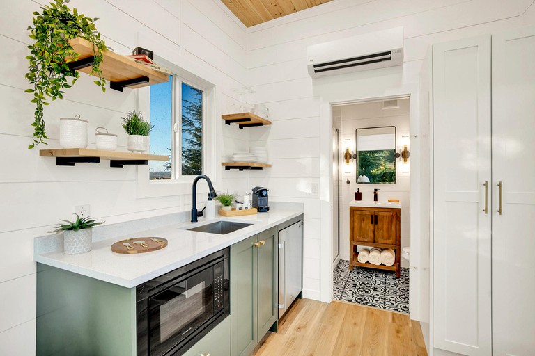 Luxury Vineyard Escape Tiny Home on Vineyard, Tiny Houses, Ramona