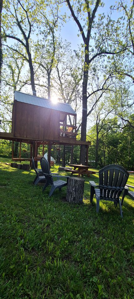 Tree House Glamping Destination near the Ozarks, with River Access for Swimming and Fishing
