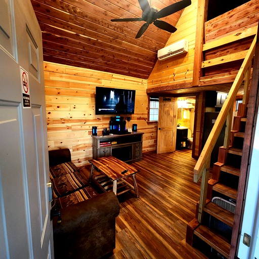 Parker Creek Bend Cabins The Windstorm Cabin, Cabins, Marshall