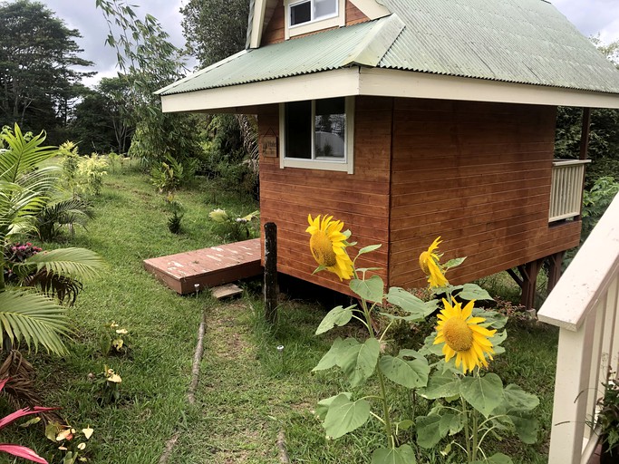 Peaceful Cabins with Waterfall and Swimming Hole Access in Hilo, Hawaii