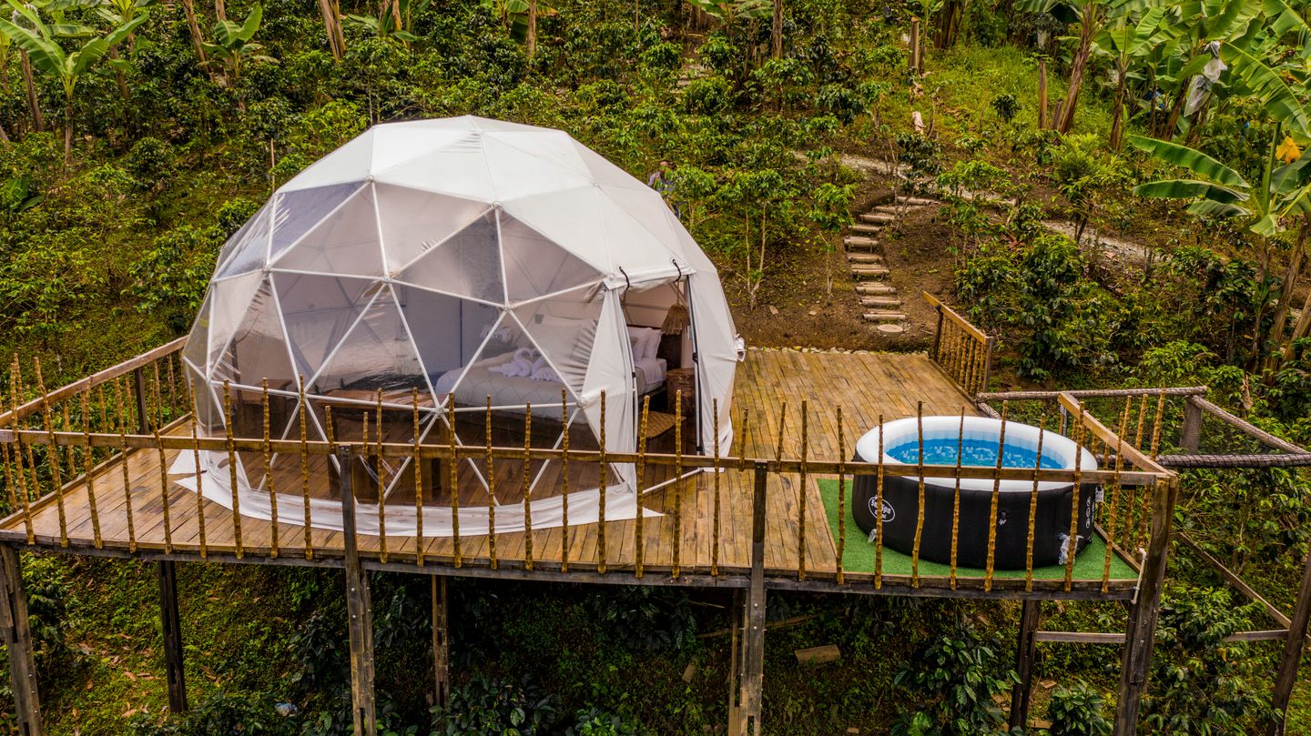 Intimate Dome with Outdoor Jacuzzi, Deck and Views in Colombia