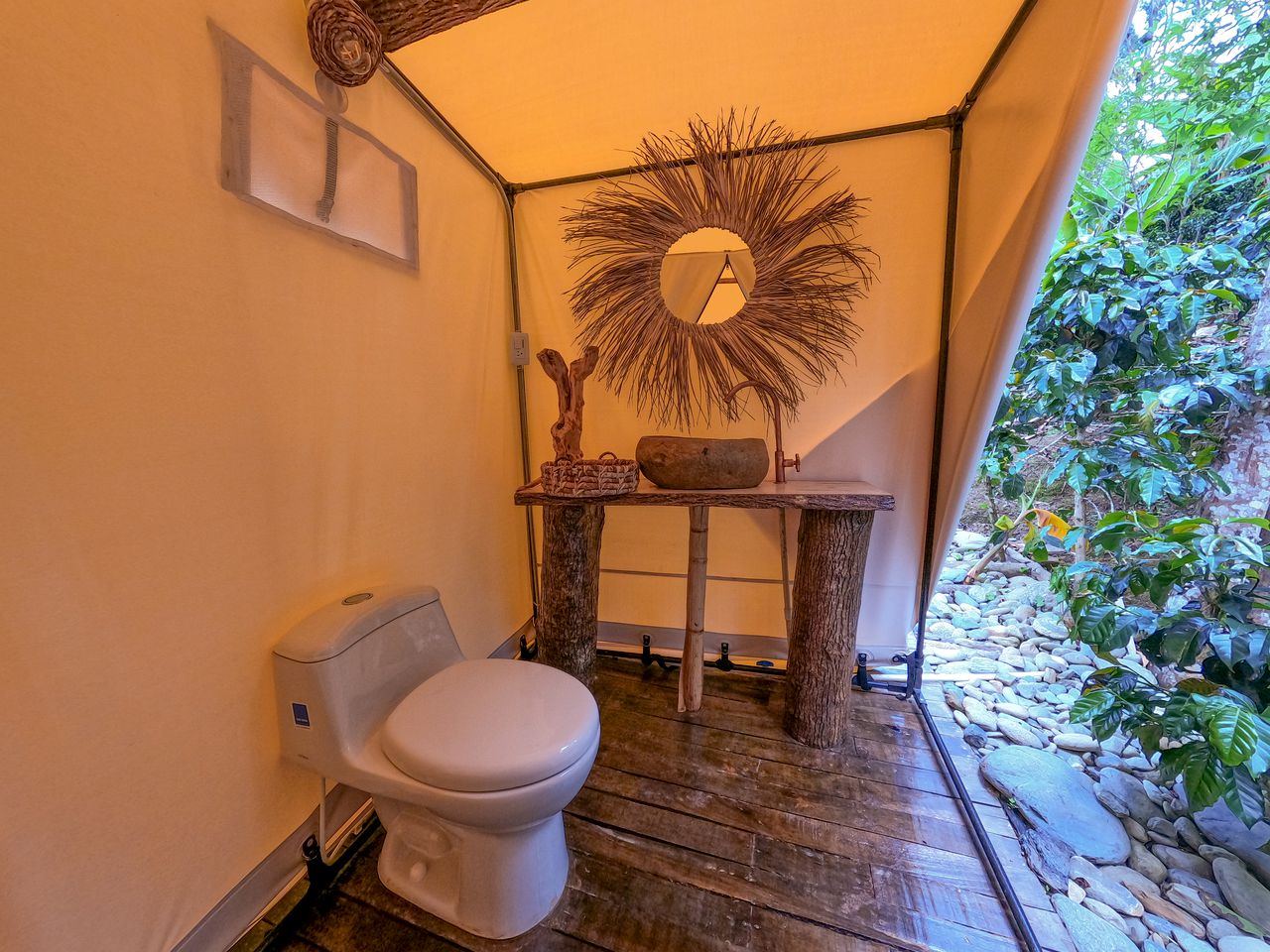 Splendid Safari Tent with Jacuzzi Great for Couples in Colombia