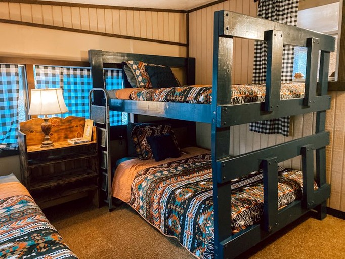 Magnolia Cabin on the Ouachita River, Cabins, Pencil Bluff, United