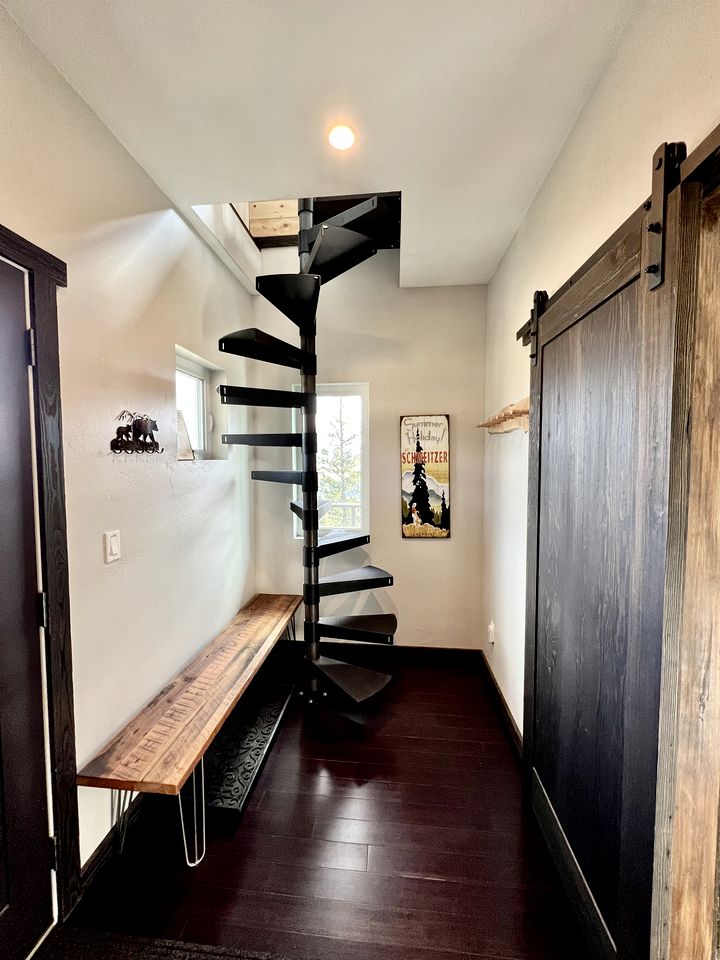 Stunning Pet-Friendly Tower, Nestled in the Mountains in Sandpoint, Idaho