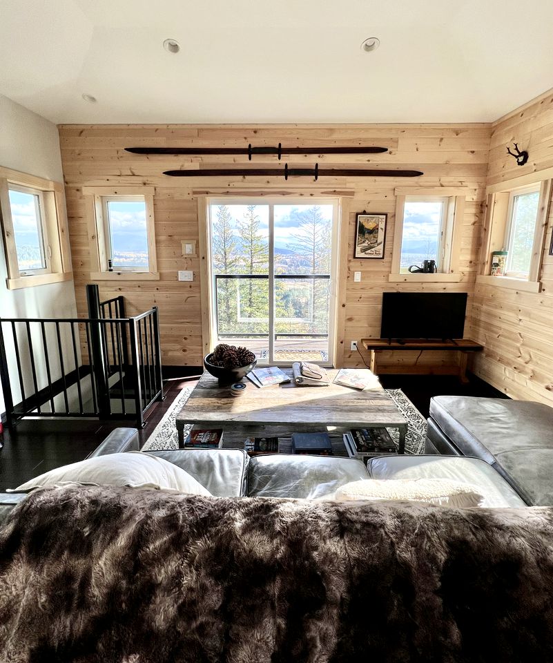 Stunning Pet-Friendly Tower, Nestled in the Mountains in Sandpoint, Idaho