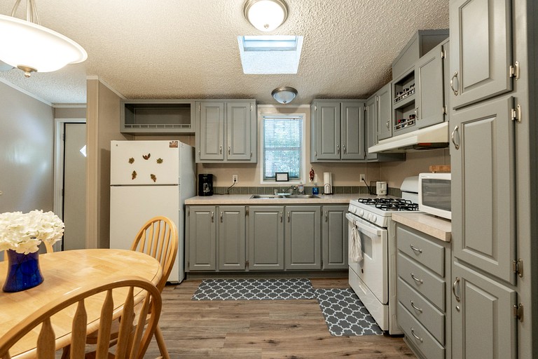 Cozy Getaway Close to Skiing!, Cabins, United States