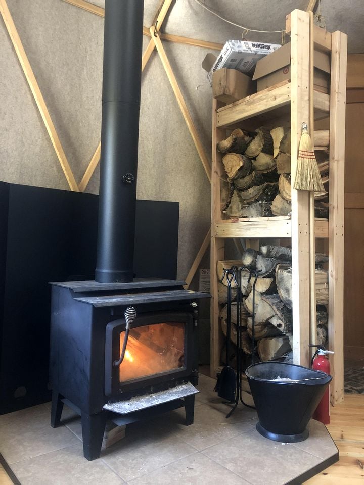 Pet-Friendly Yurt Escape in the Ontario Countryside - Perfect for Romantic Getaways in Tehkummah