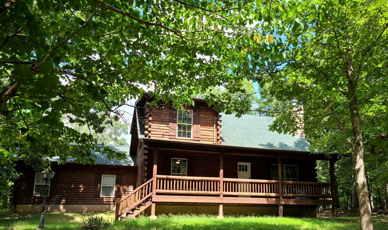 Rustic Cabin Escape for Group Glamping Vacations in De Soto, Missouri