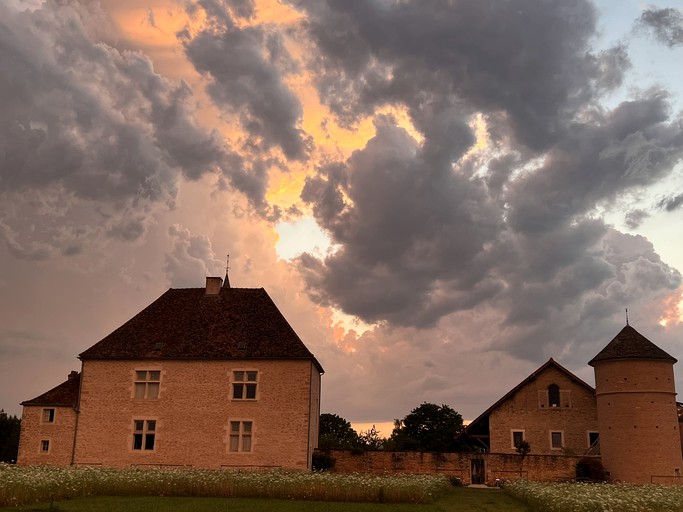 Towers (France, Corgoloin, Bourgogne-Franche-Comté)