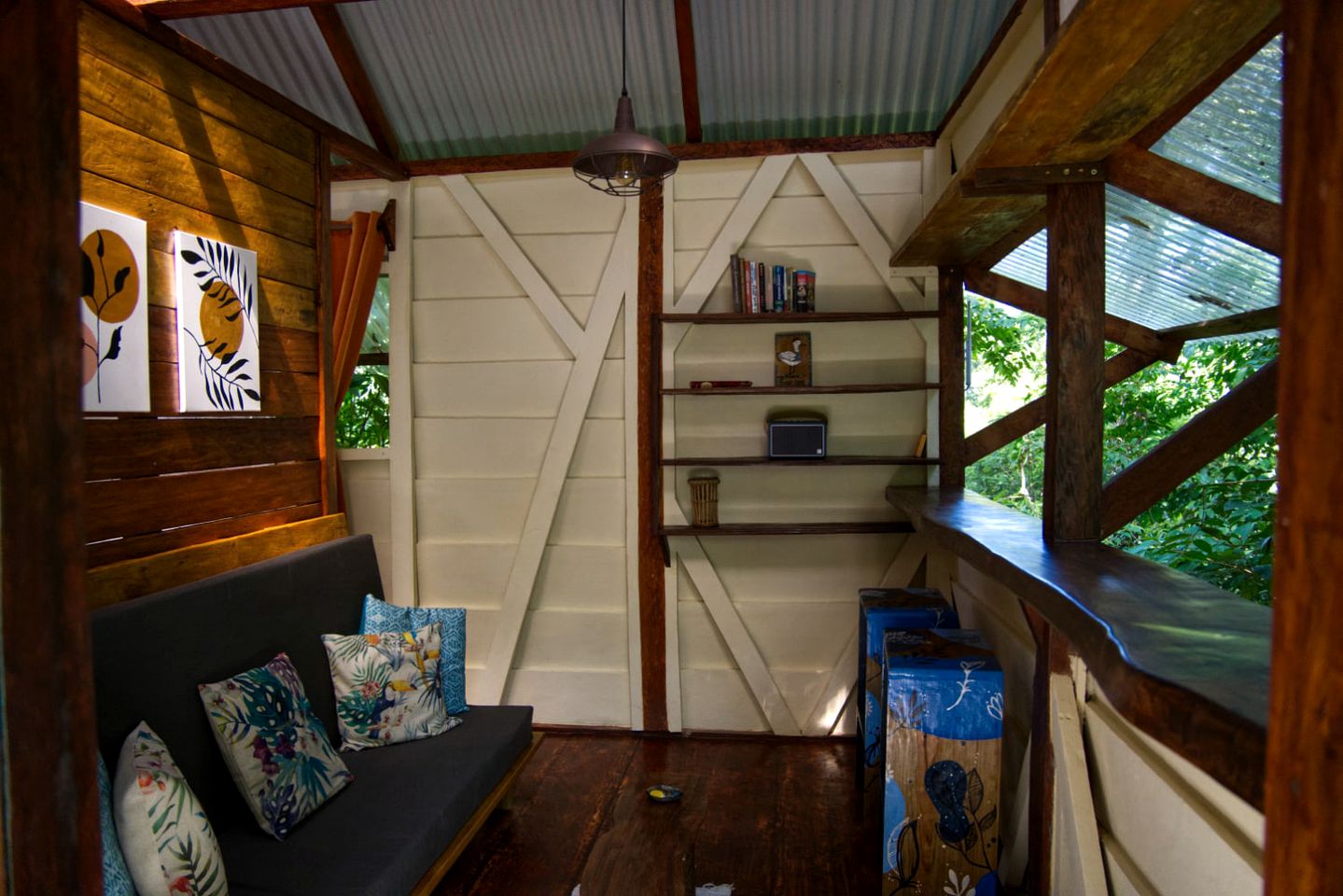 Cute Cabin on Working Farm for Escapes to Solarte Island