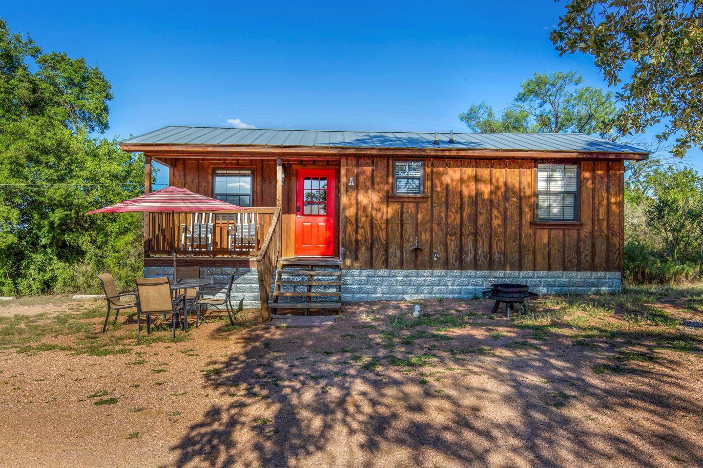 El Castell on the Llano River, Cabins 89773, Castell, United States