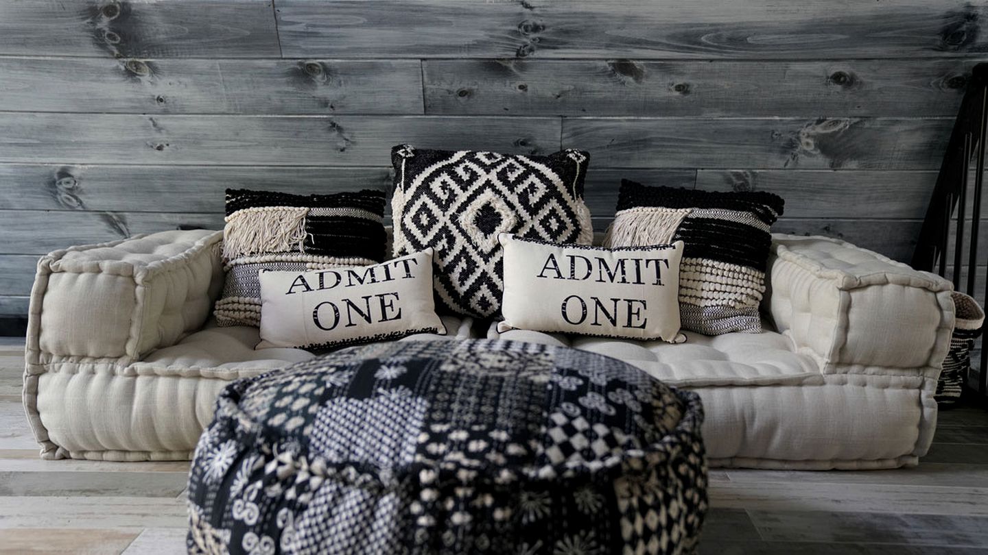 Romantic Escapes in this Stunning A-Frame in North Carolina with Access to a Private Hot Tub and Fire Pit