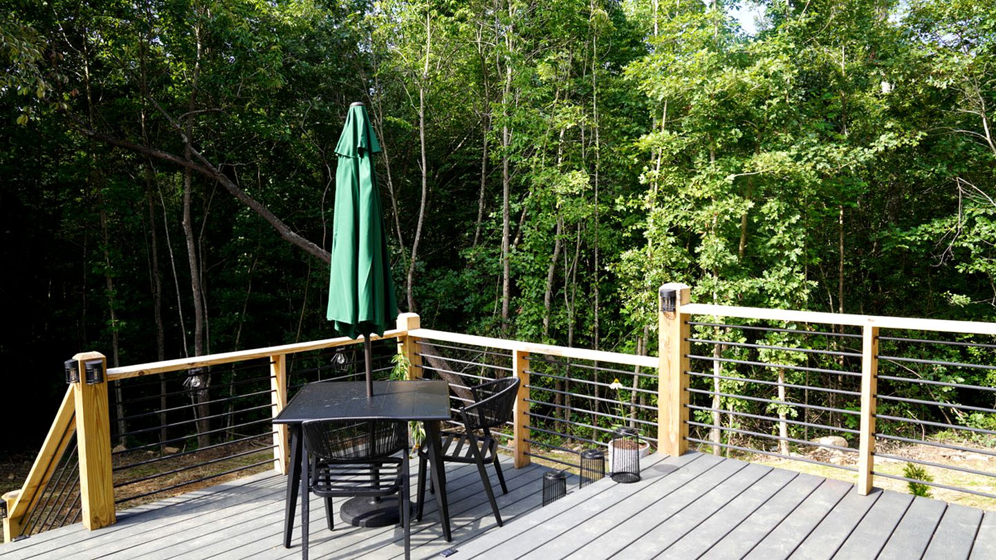 Romantic Escapes in this Stunning A-Frame in North Carolina with Access to a Private Hot Tub and Fire Pit