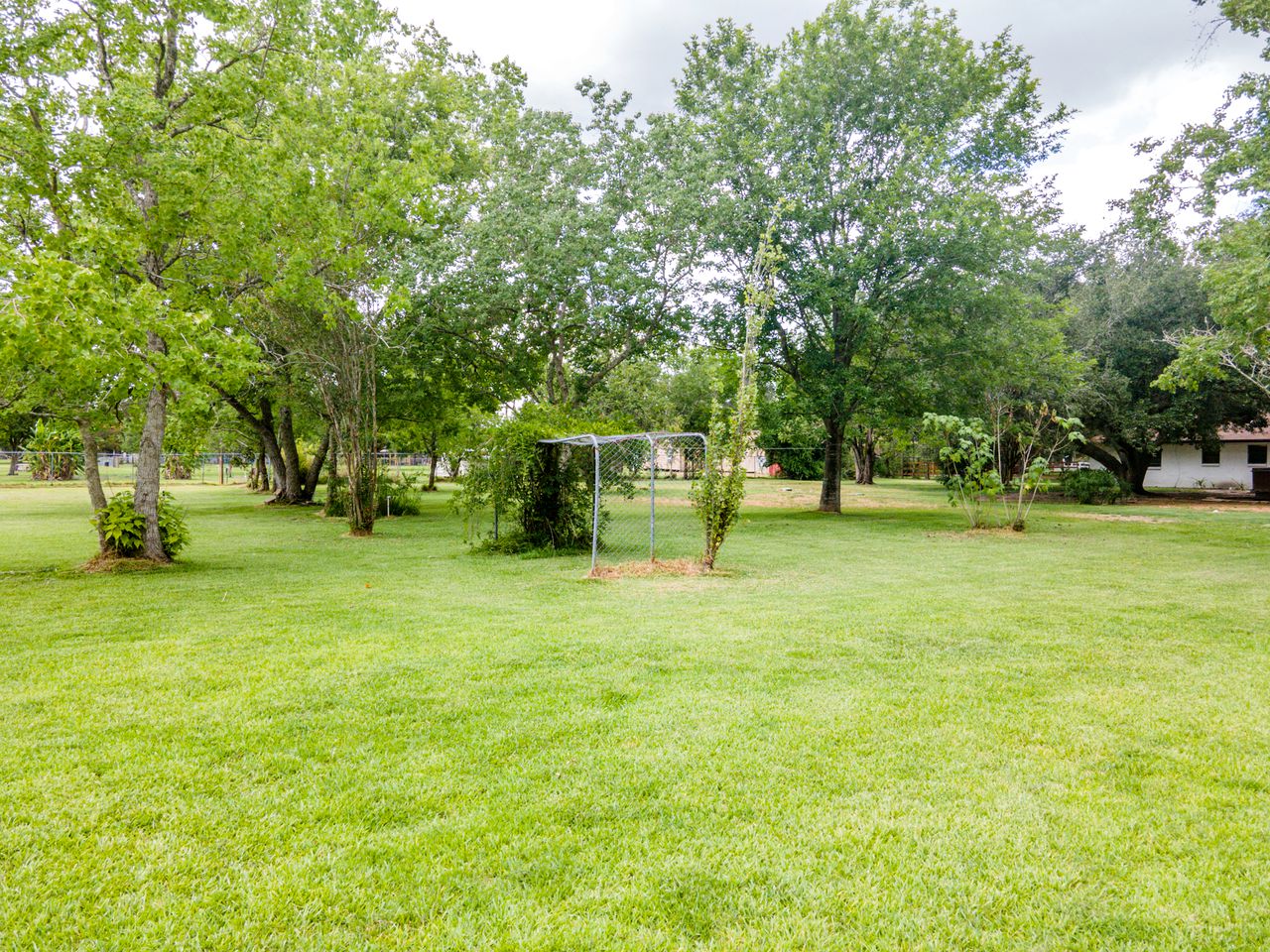 Spectacular Tiny House with Nice Sights in Alvin, Texas