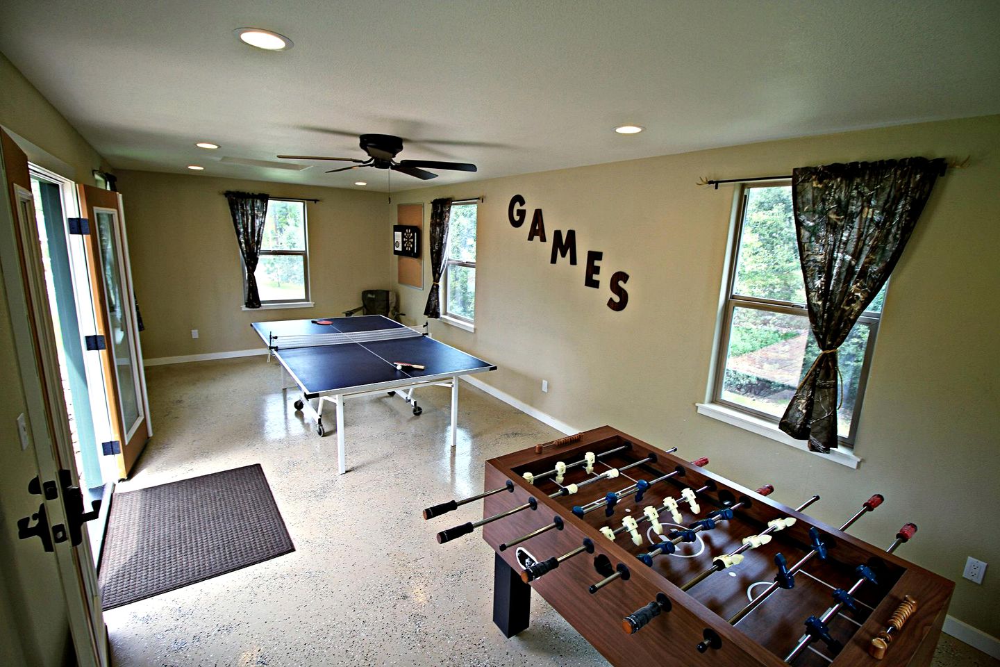 Perfect for Animal Lovers, Pet-Friendly Glamping Cabin Destination in Jackson, California