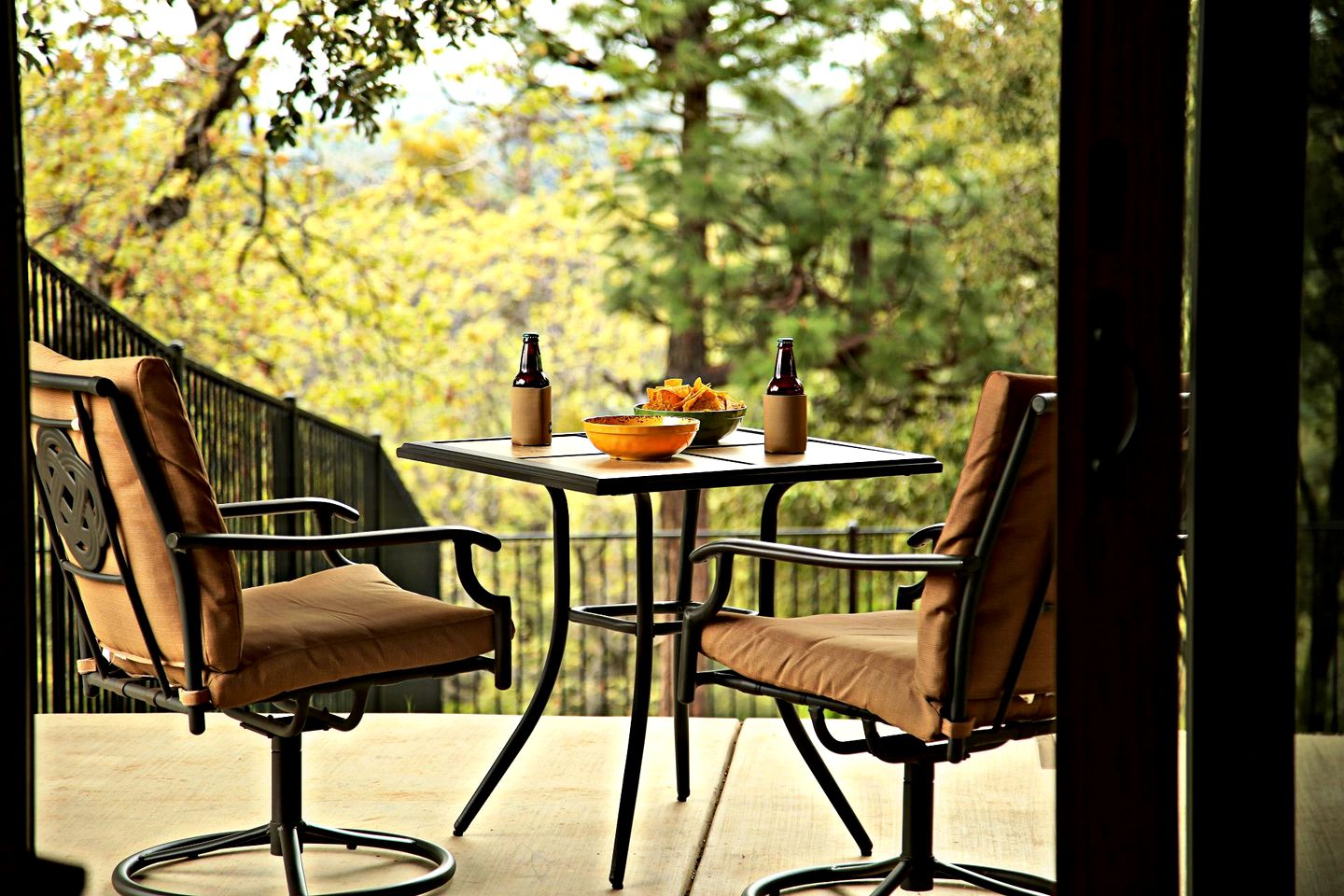 Perfect for Animal Lovers, Pet-Friendly Glamping Cabin Destination in Jackson, California