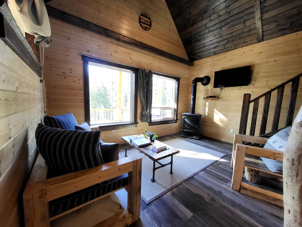 Luxury Cabin Rental for Two with BBQ and Fire Table in Nordegg, Alberta