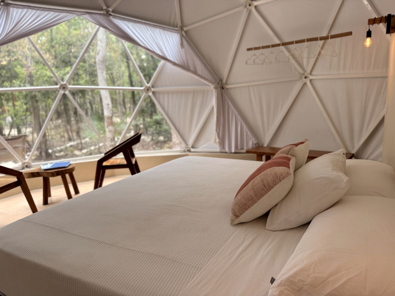 Intimate Chic Domes Ideal for Small Families in Mexico