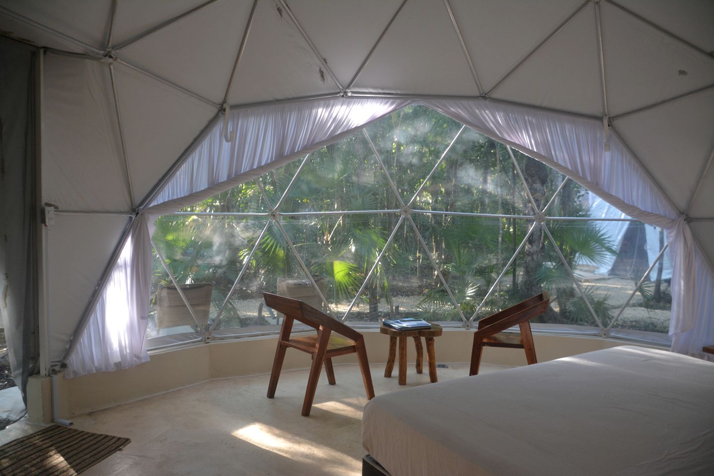 Intimate Chic Domes Ideal for Small Families in Mexico