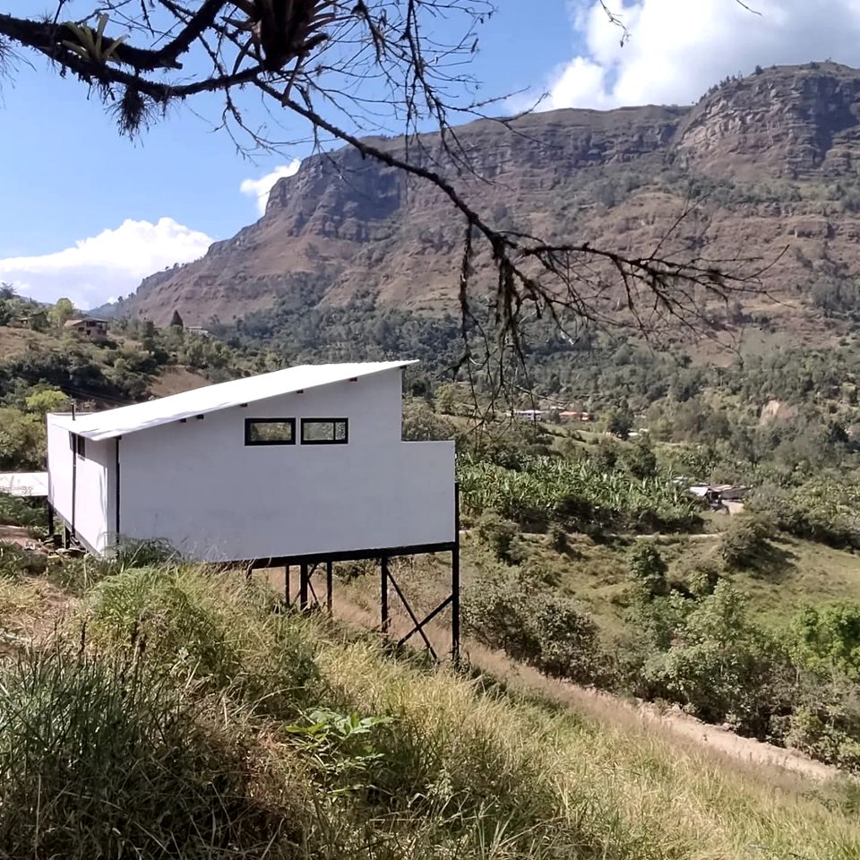 Machetá Cabin Retreat with Private Hot Tub and Stunning Mountain Views in Cundinamarca, Colombia