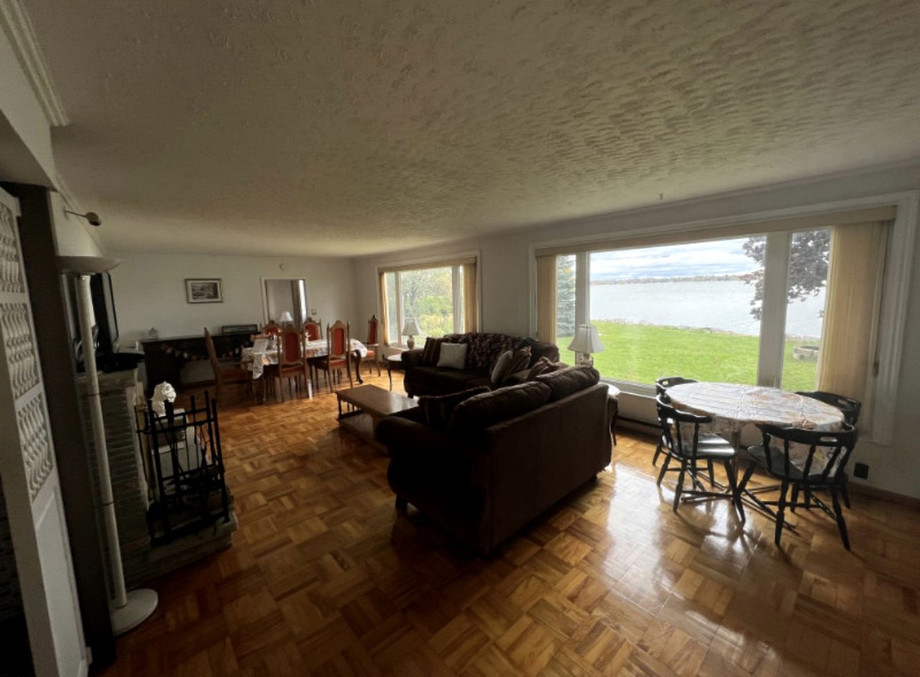 Peaceful Family Friendly Cottage on Lake Scugog, Little Britain near Toronto