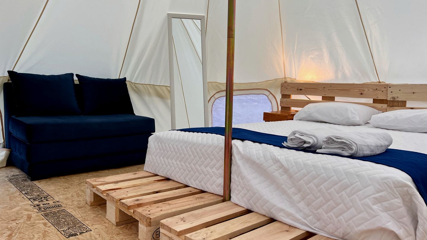 Romantic Bell Tent with Amazing Ocean Views in Ecuador