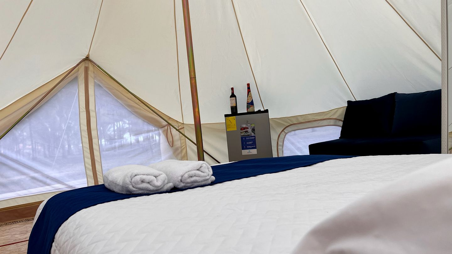Romantic Bell Tent with Amazing Ocean Views in Ecuador