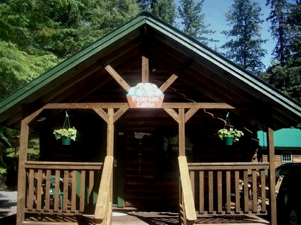 Rustic Log Cabin, Ideal for an Alaskan Outdoor Adventure