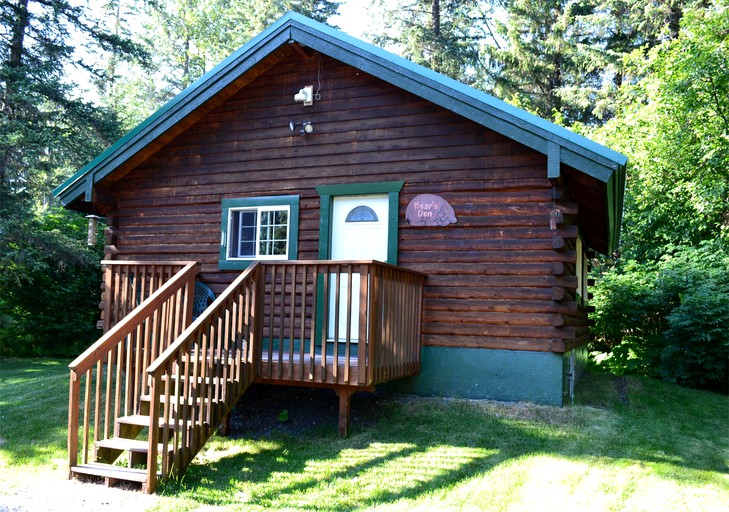 Kenai Fjords National Park Log Cabin for an Alaskan Adventure