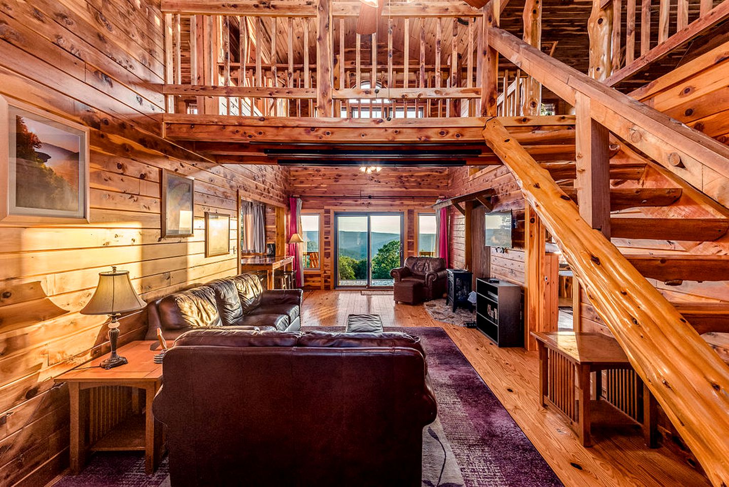 Incredible Pet-Friendly Cabin Located on Top of a Magnificent Mountain in Compton, AR