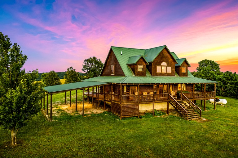 Cabins (United States of America, Compton, Arkansas)