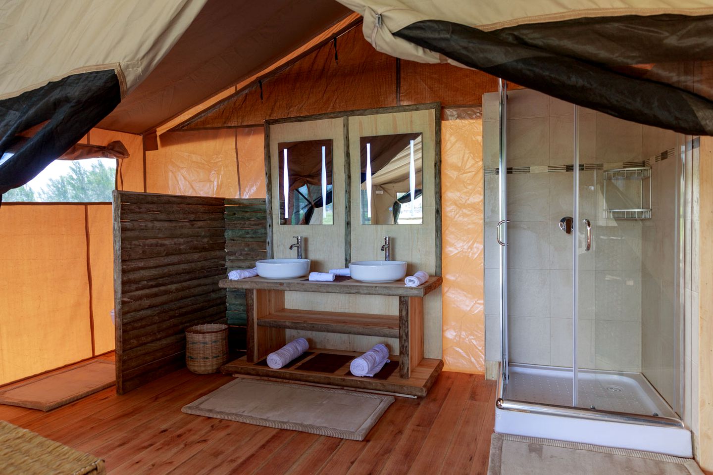 Luxury Glamping Tent in Naro Moru Perfect as a Safari Base in Kenya