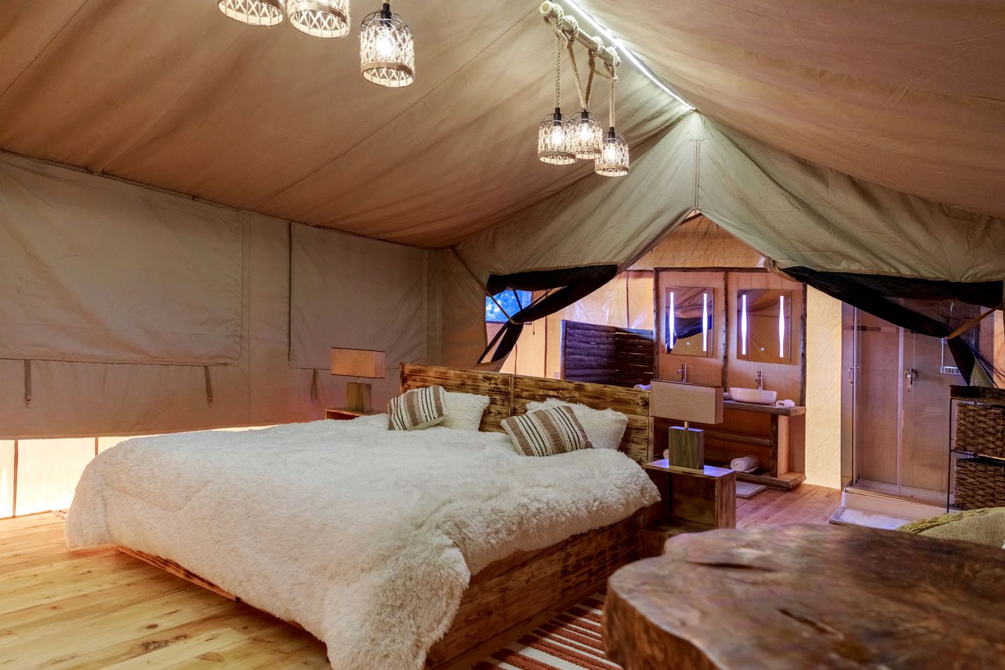 Luxury Glamping Tent in Naro Moru Perfect as a Safari Base in Kenya