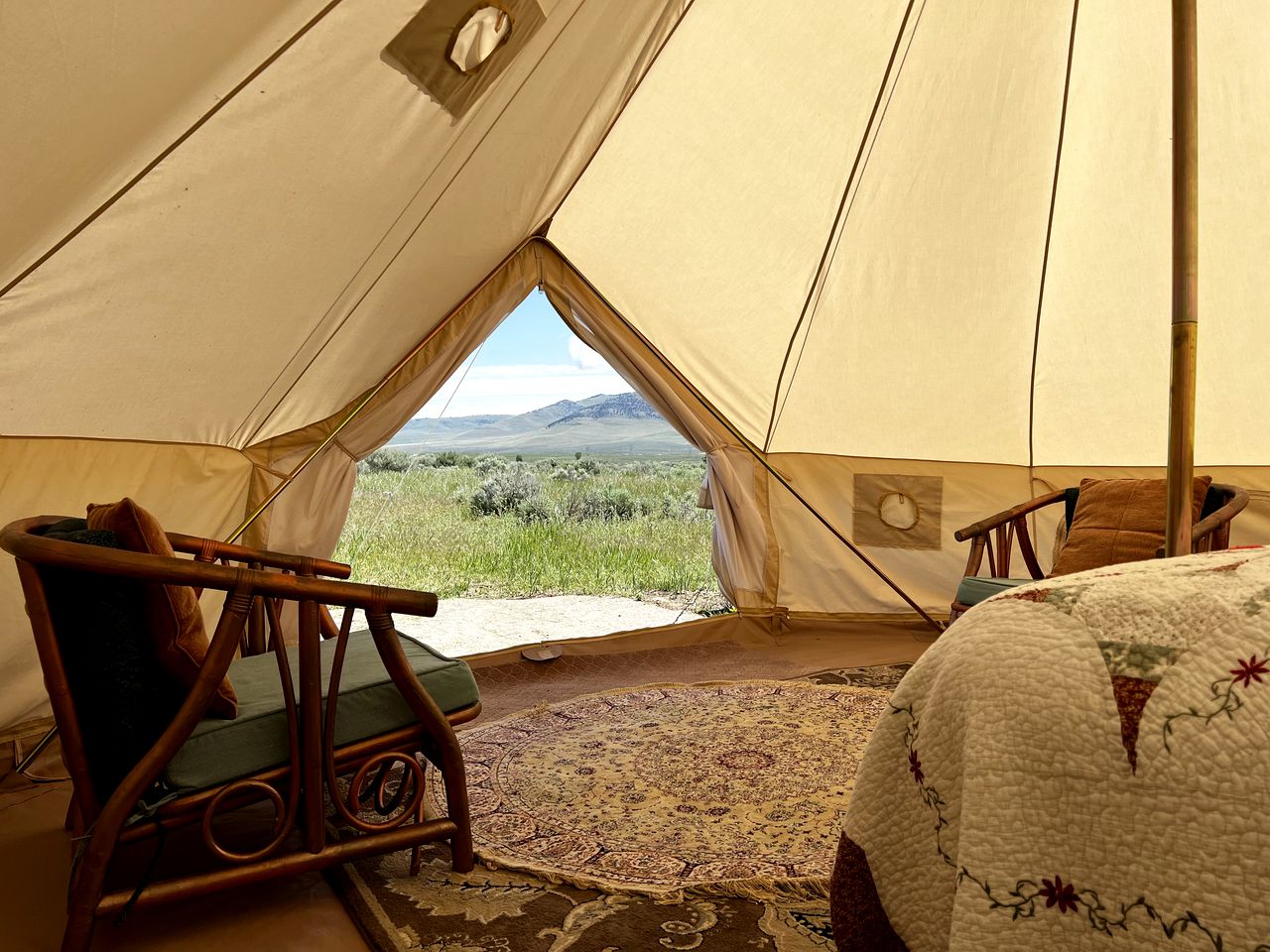 Gorgeous Pet-Friendly Bell Tent Retreat in Hot Spings, Montana