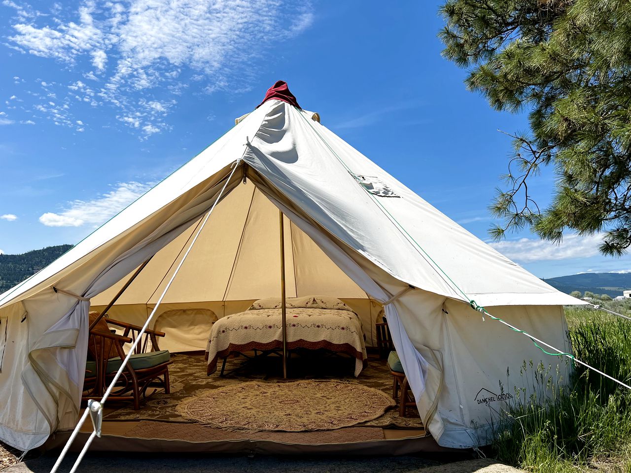 Gorgeous Pet-Friendly Bell Tent Retreat in Hot Spings, Montana