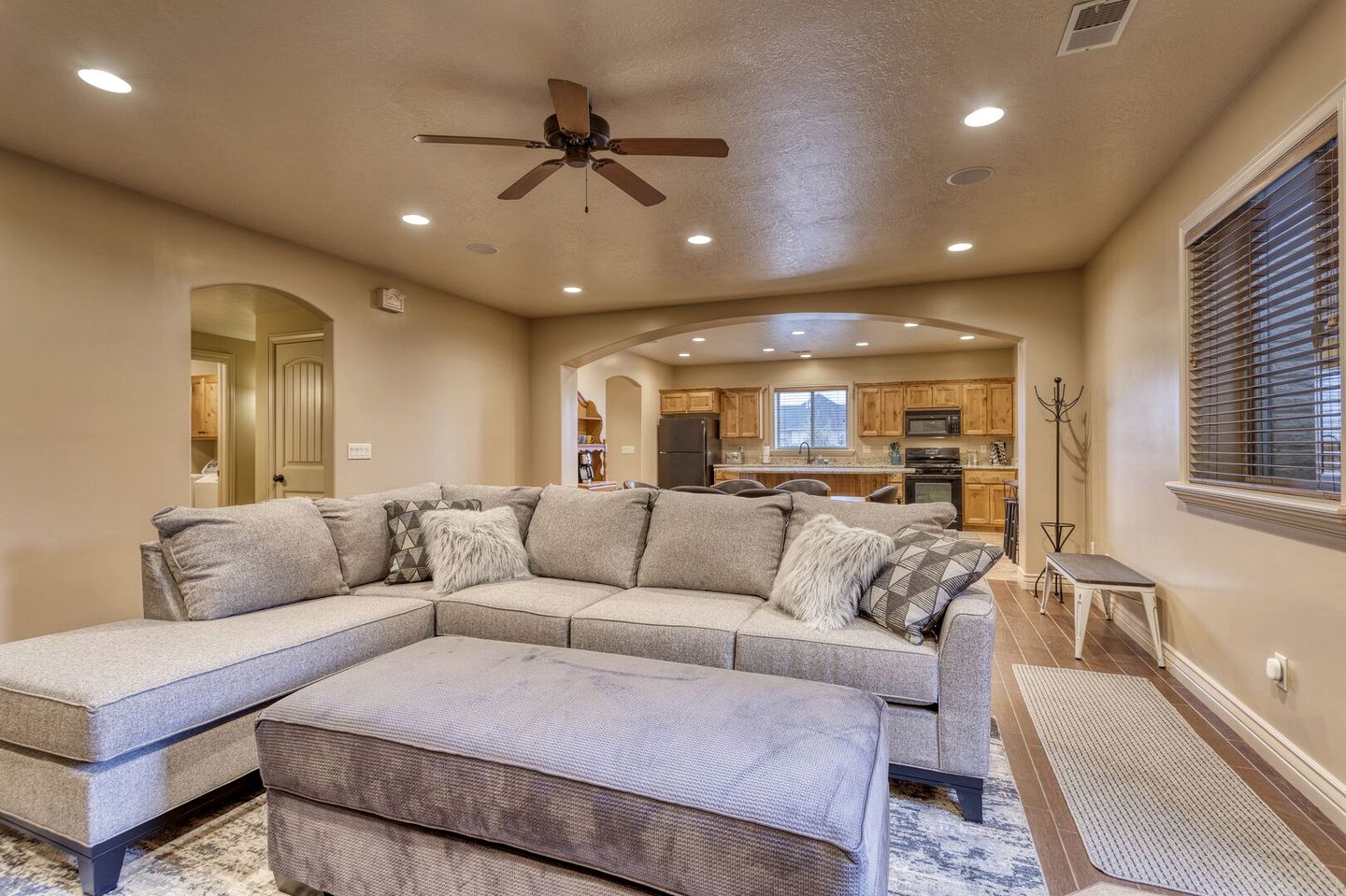 Stunning Fully-Equipped Vacation Rental with Sauna and Spectacular Views in Eden, Utah