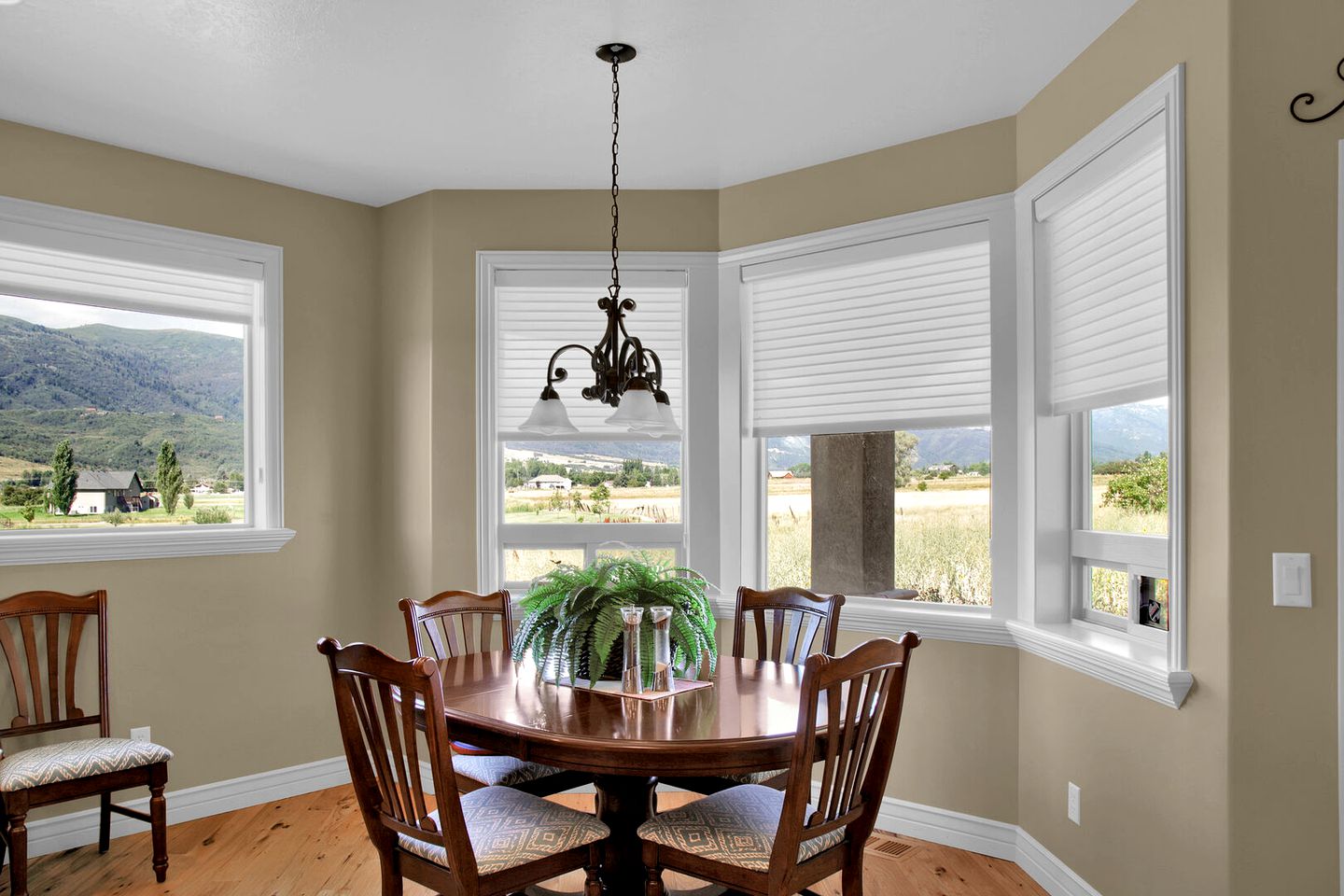 Stunning Fully-Equipped Vacation Rental with Sauna and Spectacular Views in Eden, Utah