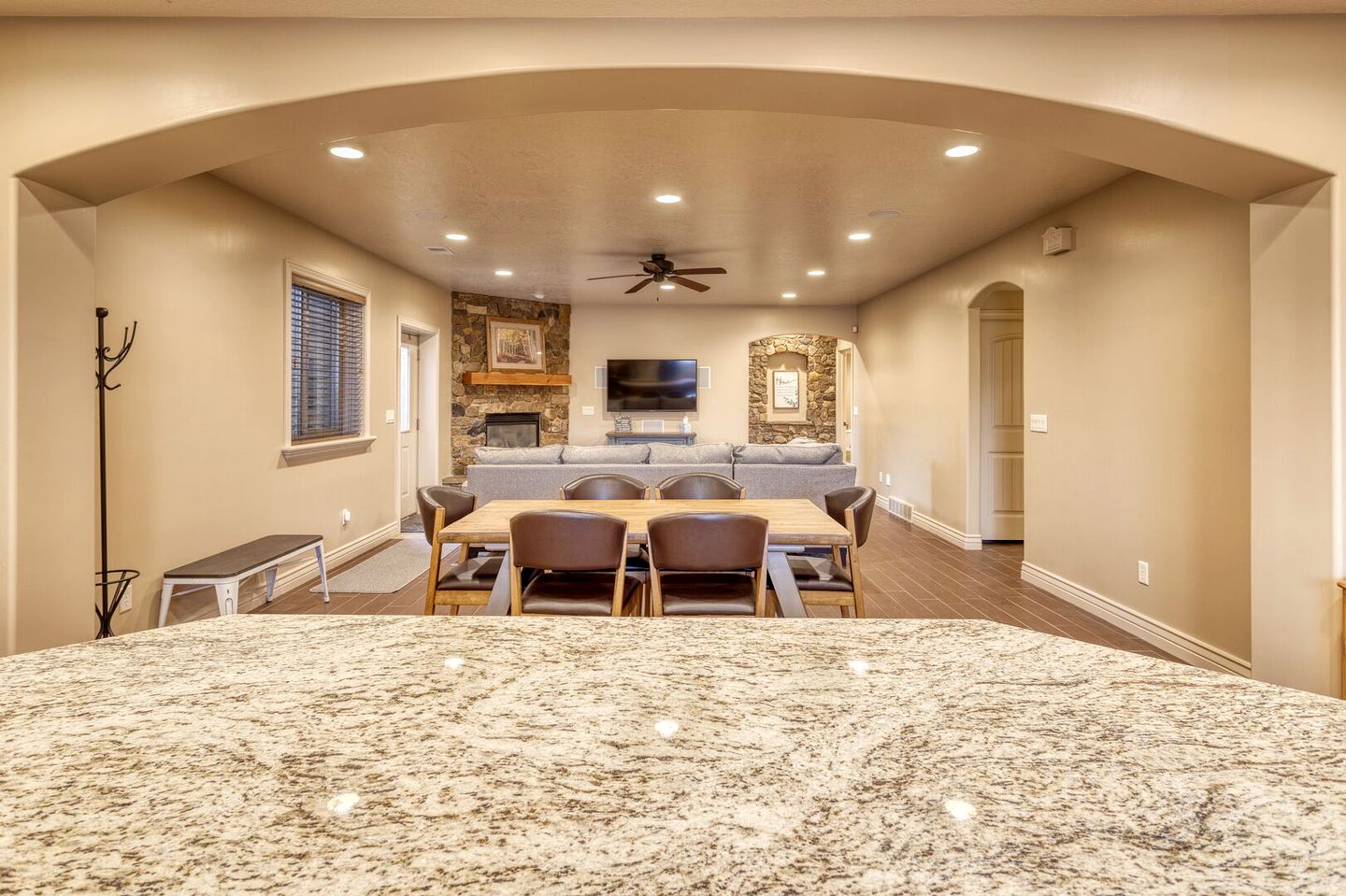 Stunning Fully-Equipped Vacation Rental with Sauna and Spectacular Views in Eden, Utah