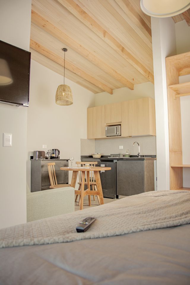 Lovely Tiny House with Balcony and Splendid Lake Views in Chile