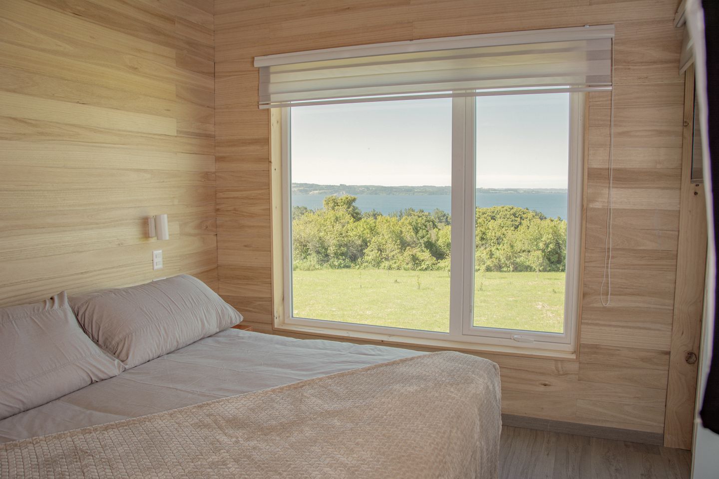 Sweet Lake Tiny House Ideal for Couples in Chile