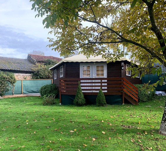 Yurts (France, --, --)