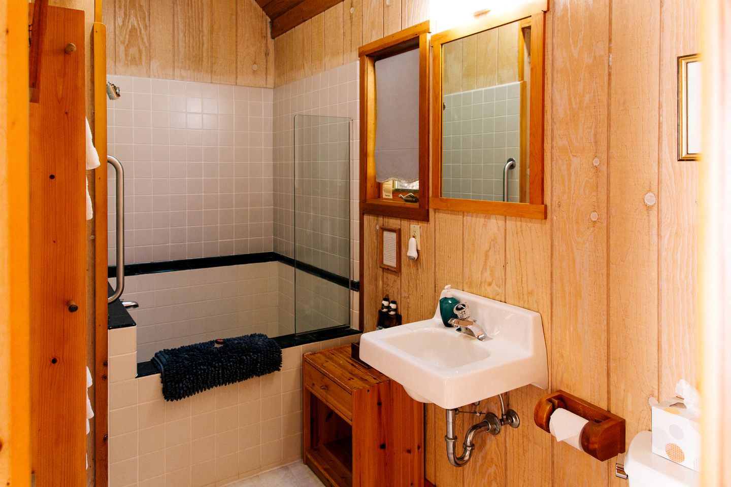 Fabulous Luminous Cottages Fully Equipped Perfect for Couples in Oregon