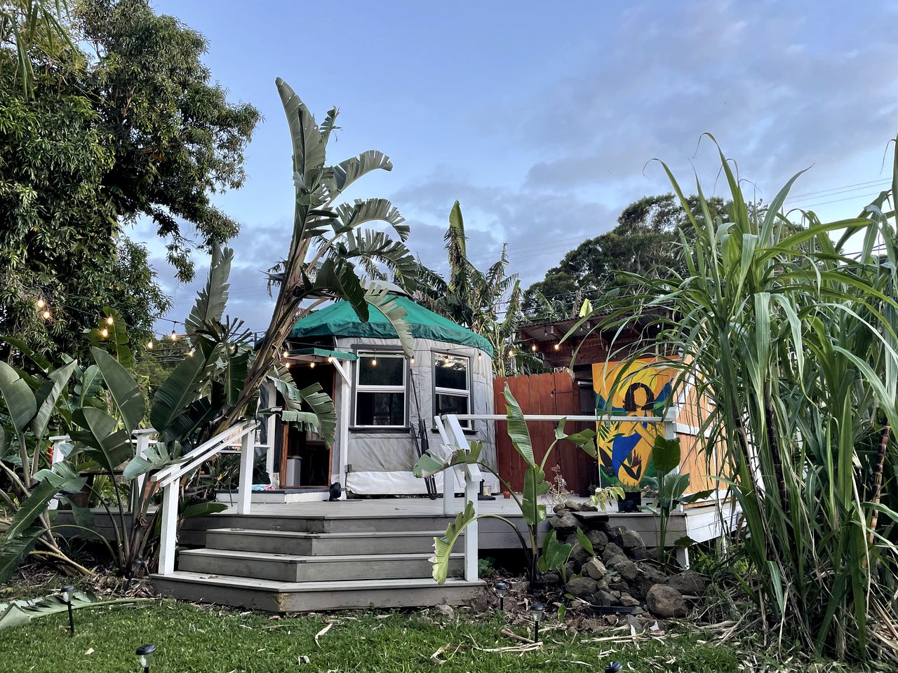 Picturesque Equipped Yurt with Porch Ideal Relaxation in Hawaii