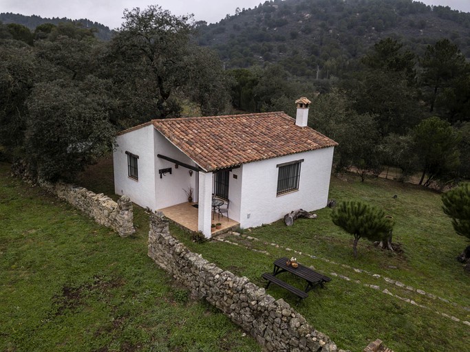 Cottage Set in the Spanish Countryside, Perfect for Glamping Escapes in Huelva