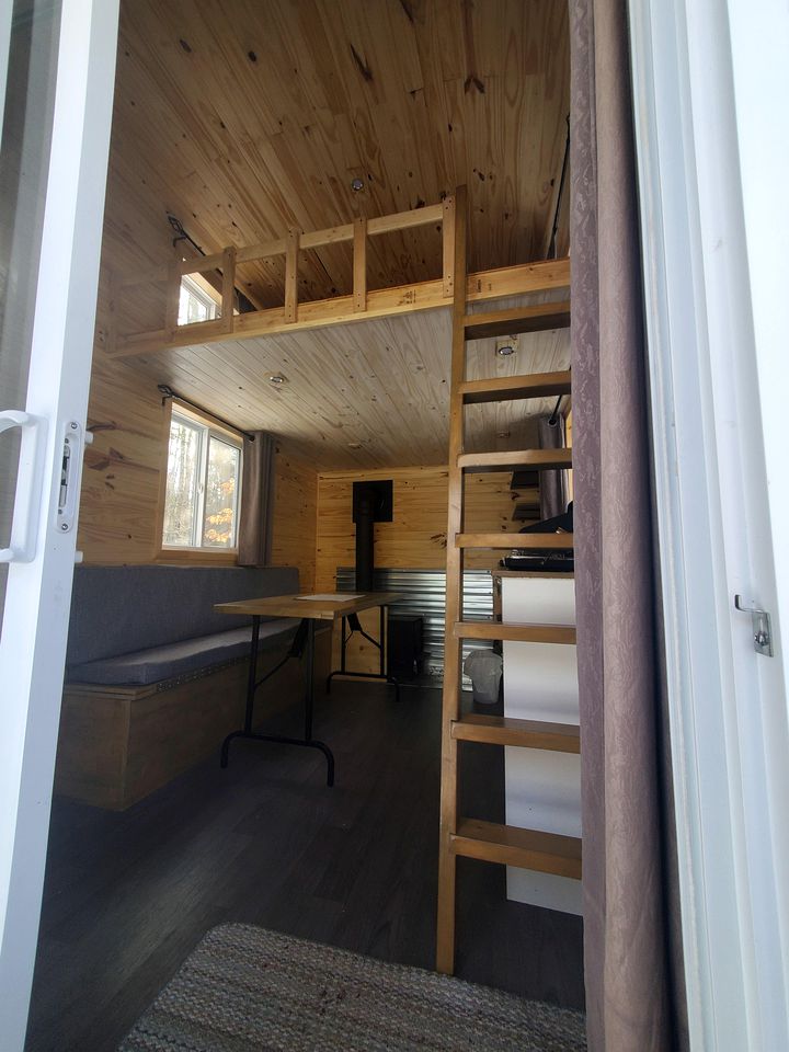 Glamping in Saint-Damien, Quebec, in this Cozy Cabin in the Woods