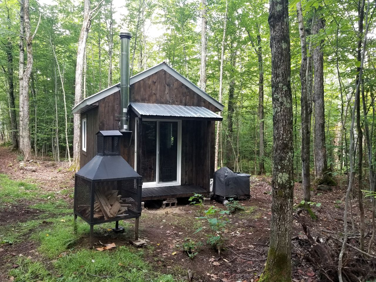 Rustic Escapes to the Canadian Wilderness in this Cozy Cabin for Two in Saint-Damien, Quebec