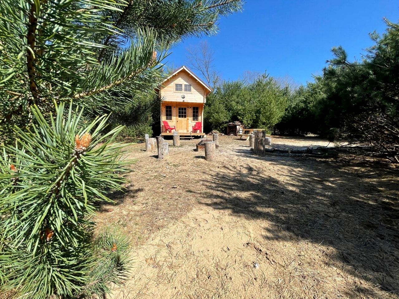 Ontario Glamping Cabin, Perfect for Discovering Port Dover