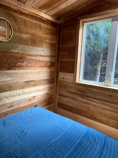 Cabins (Canada, Simcoe, Ontario)