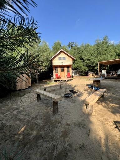Cabins (Canada, Simcoe, Ontario)